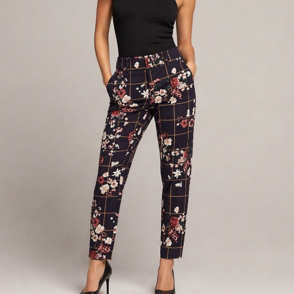 New York & Company Purple Floral Grid Cropped Pant